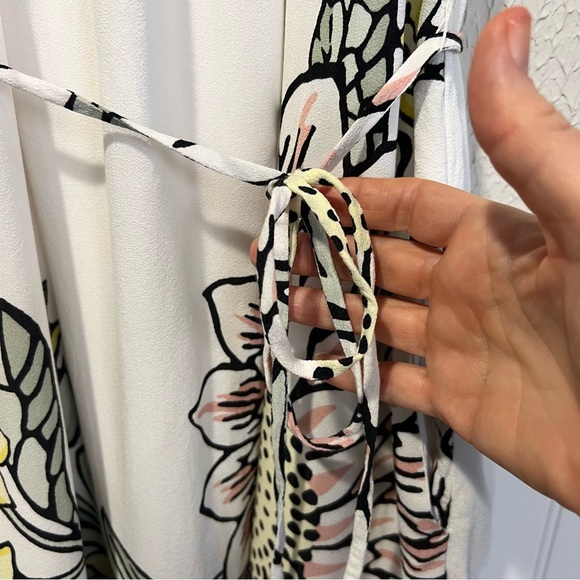 Loft White and multi color floral print Tie Neck Sleeveless Midi Dress s… - Picture 15 of 16